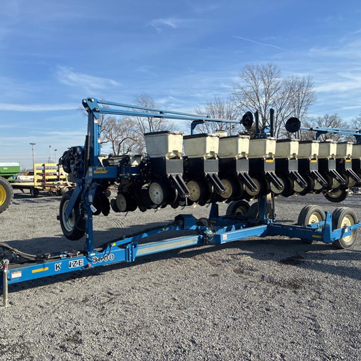 2010 KINZE 3600