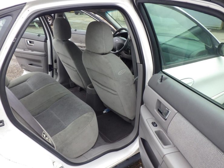 2000-ford-taurus-x-image-8