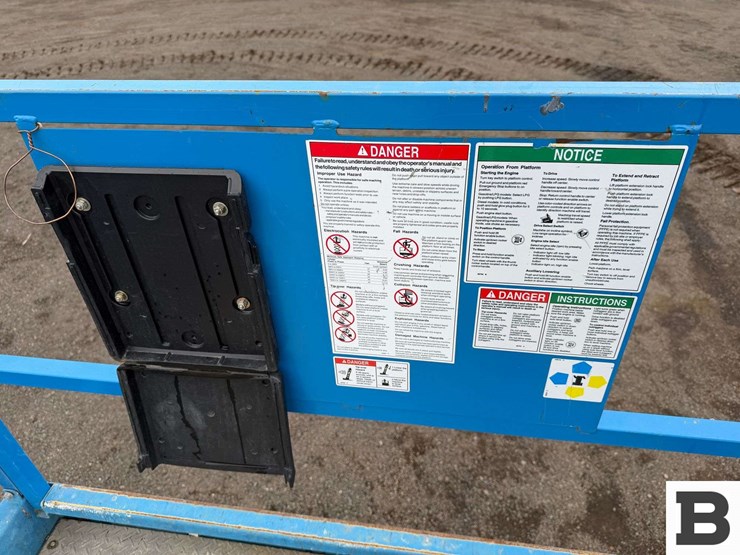 genie-gs-4390-scissor-lift-image-38