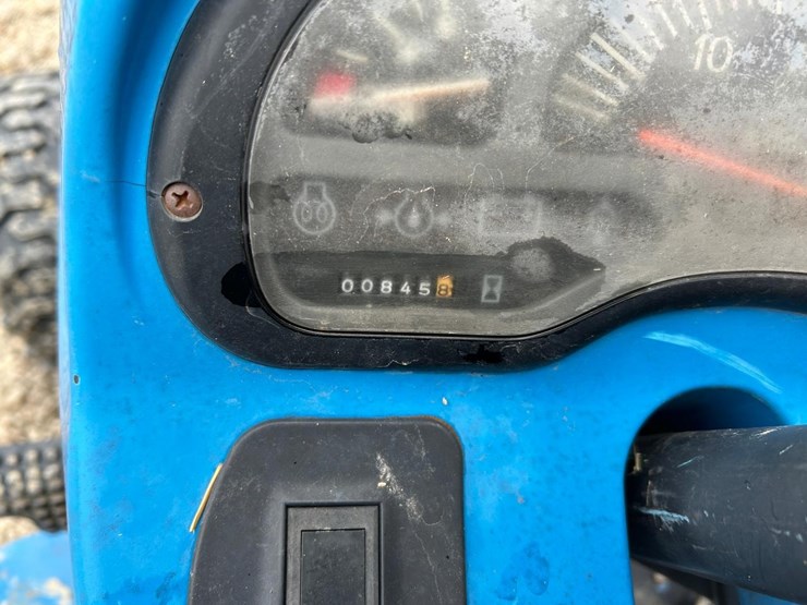 new-holland-1725-image-23