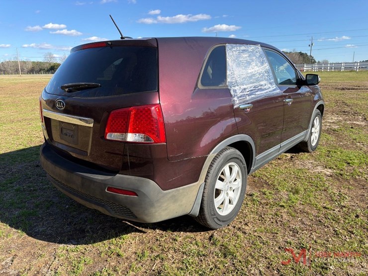 2013-kia-sorento-image-3