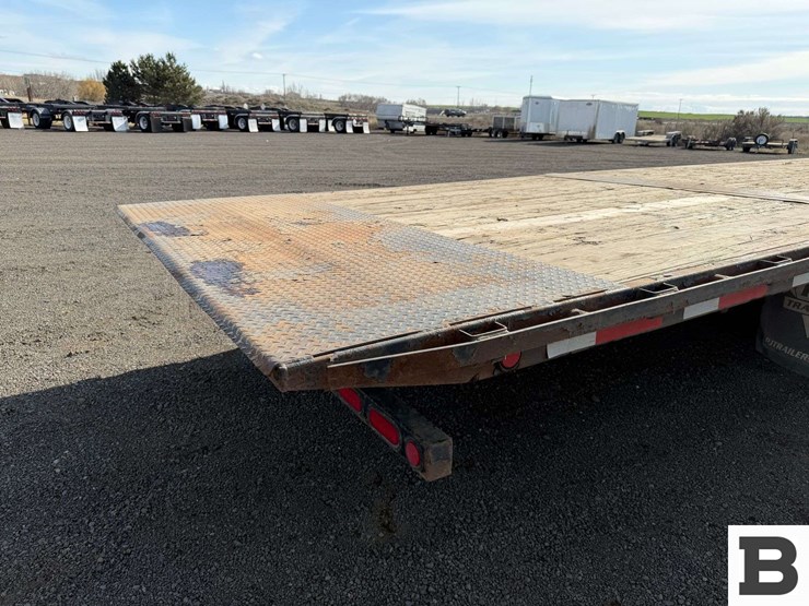 2014-pj-gooseneck-flatbed-trailer-image-36
