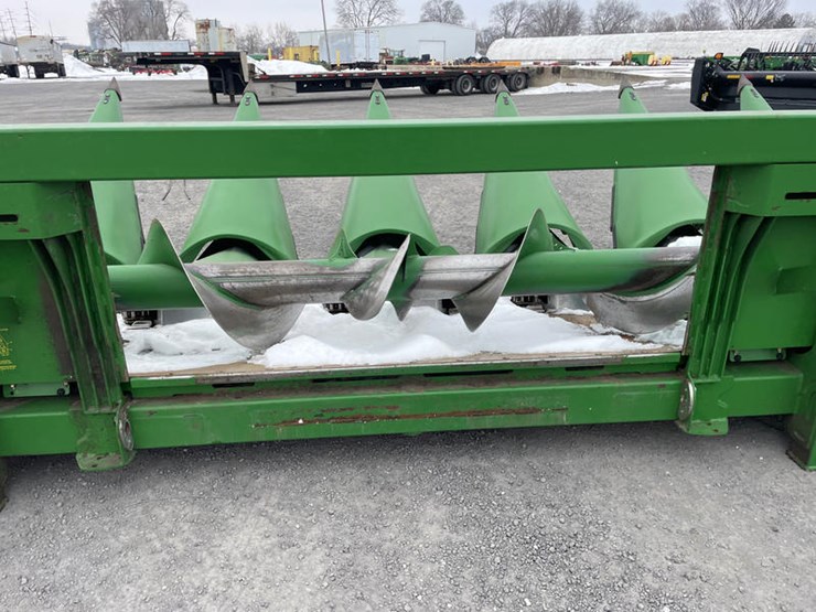 2012-john-deere-608c-image-12