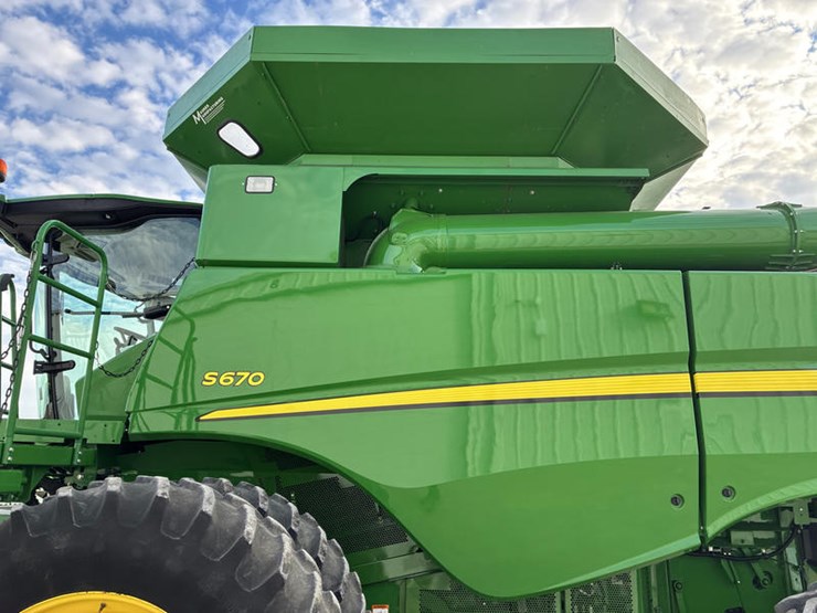 2015-john-deere-s670-image-22