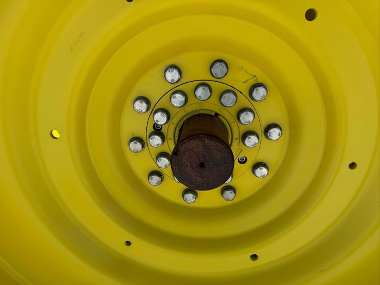 2012-john-deere-8310r-image-53