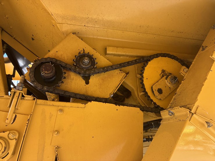 new-holland-tr89-image-73