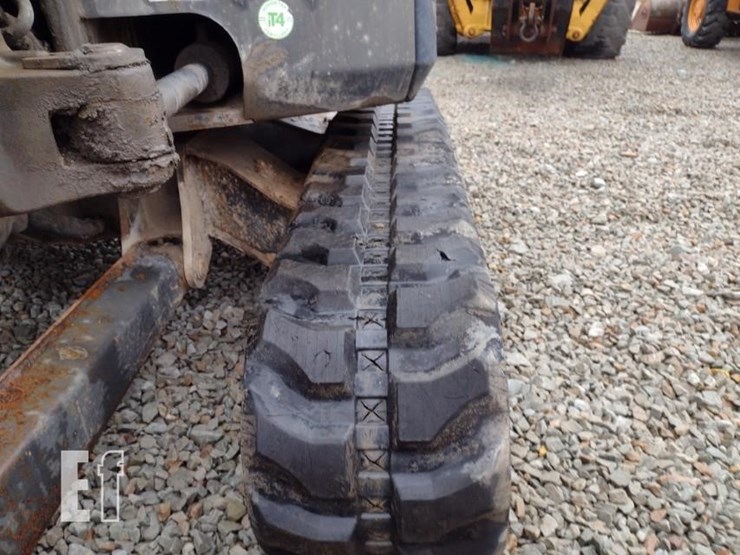 2011-bobcat-e35-image-33