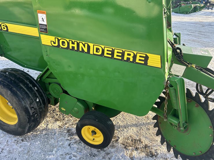 1999-john-deere-566-image-27