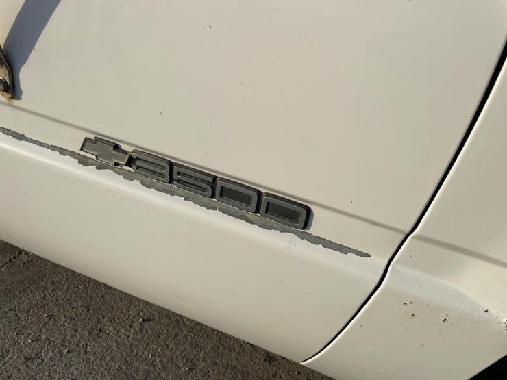 1997-chevrolet-3500-image-16
