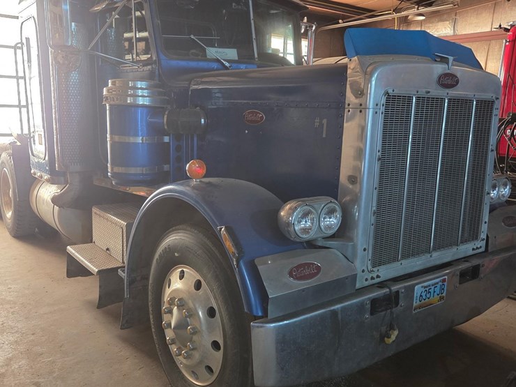 1980-peterbilt-359-image-1