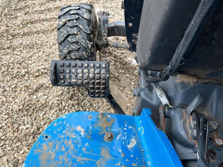 new-holland-1725-image-26