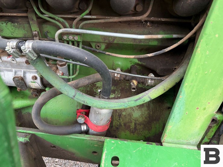 1983-john-deere-2350-image-52