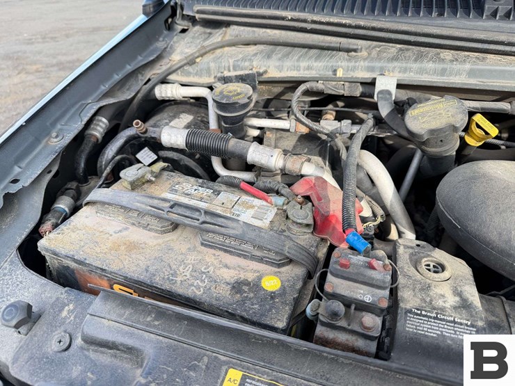 2014-ford-cargo-image-39