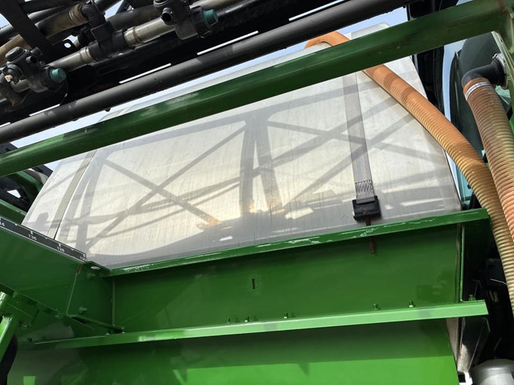 2014-john-deere-4830-image-24