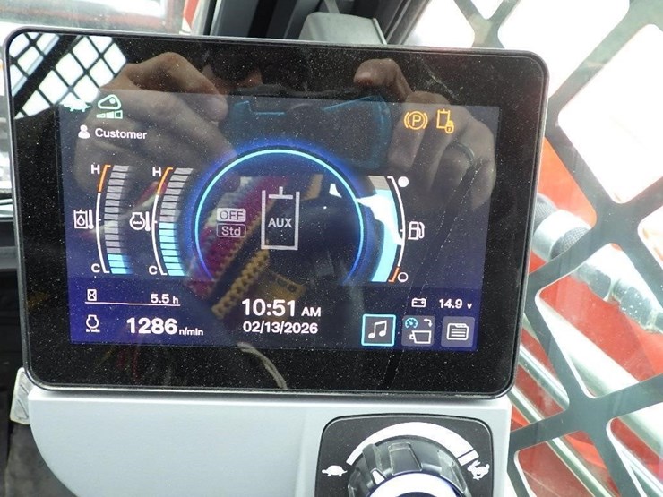 2024-kubota-svl75-3-image-31