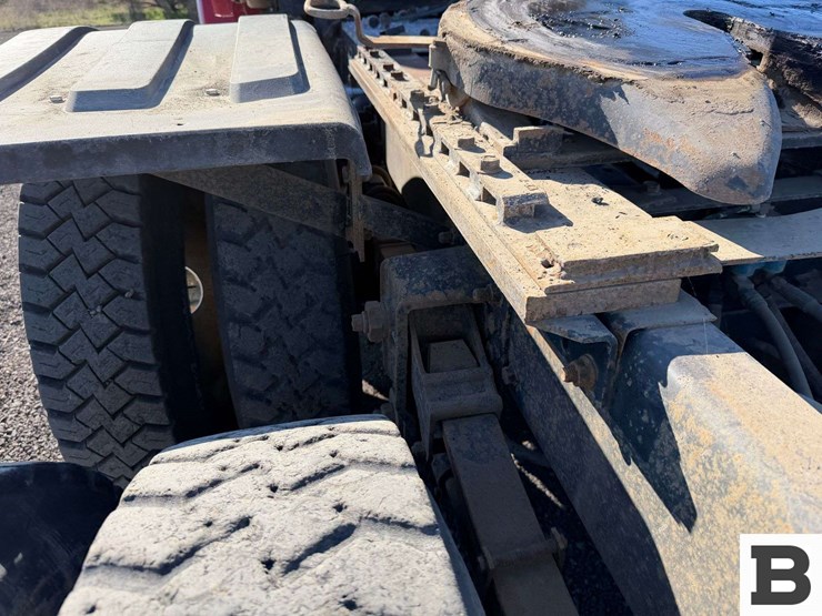 1986-freightliner-flc112-image-19