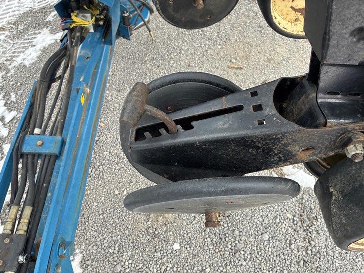 1997-kinze-2600-image-18