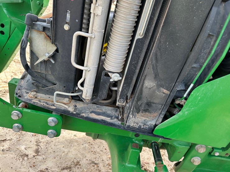 2011-john-deere-5090m-image-54