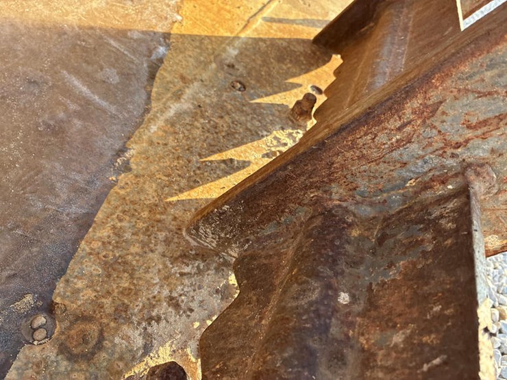 2011-deere-544k-image-10