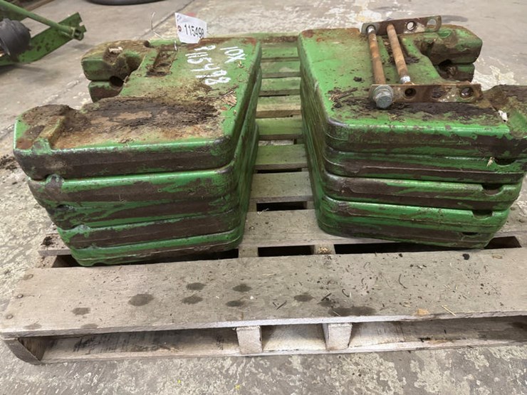 john-deere-100-image-3