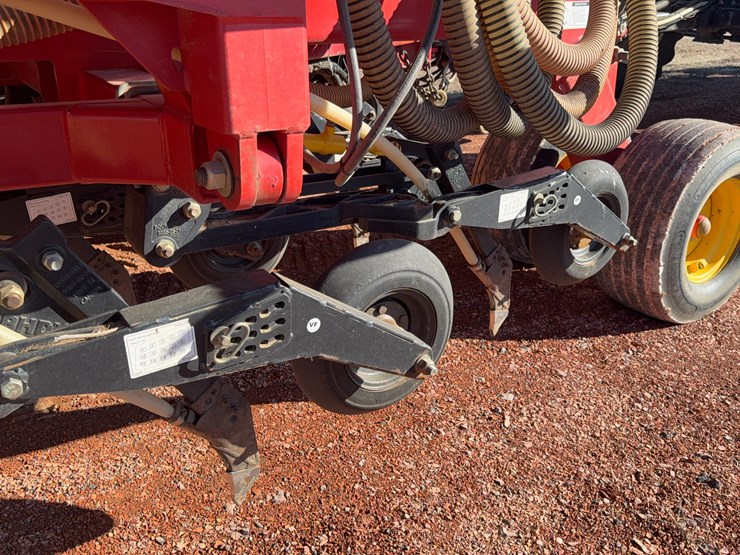 2014-bourgault-7700-image-45