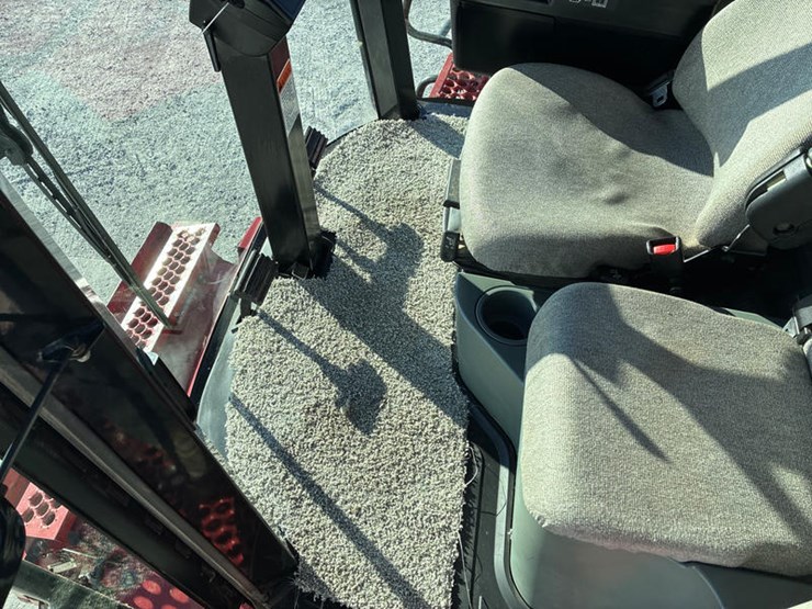 2008-case-ih-2588-image-103