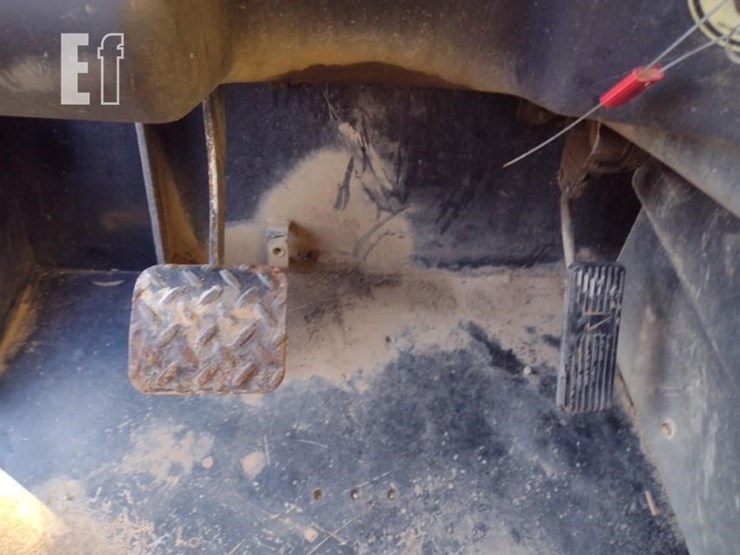 2013-caterpillar-tl943c-image-10