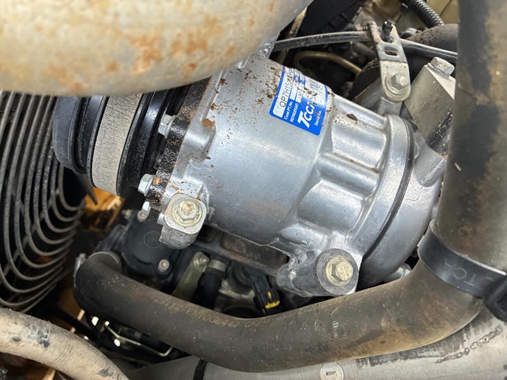 2017-caterpillar-415f2-image-62