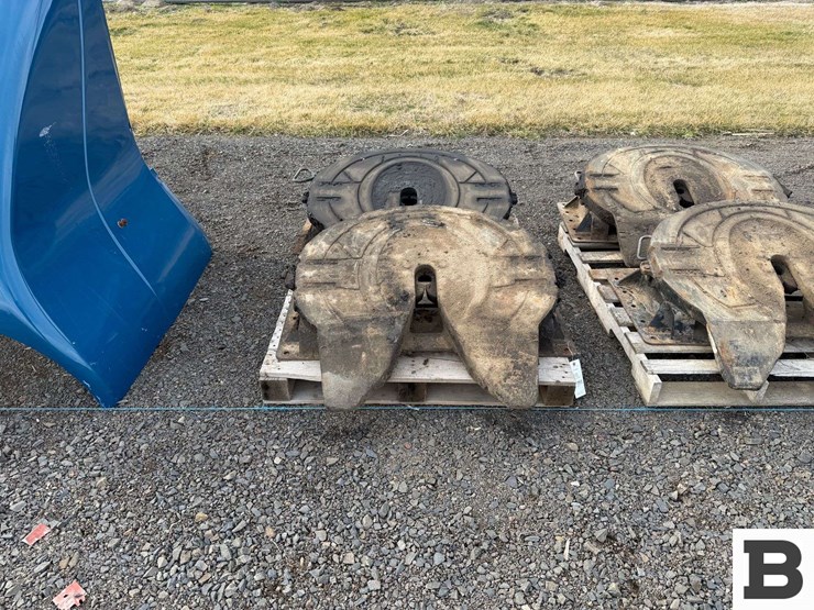 fifth-wheel-hitches-image-1