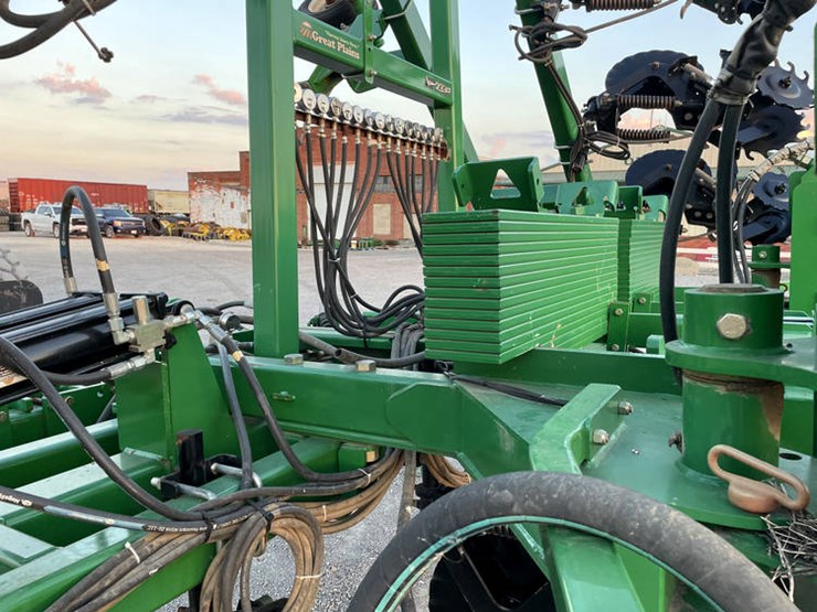 great-plains-np2330-image-4