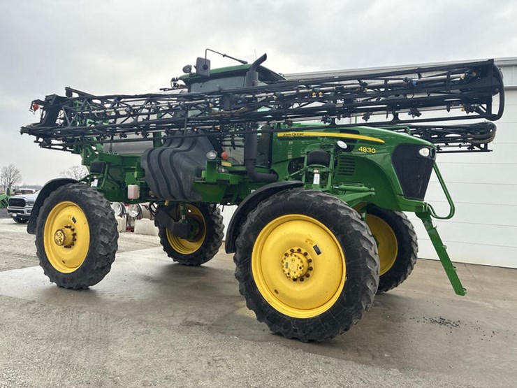 2011-john-deere-4830-image-1