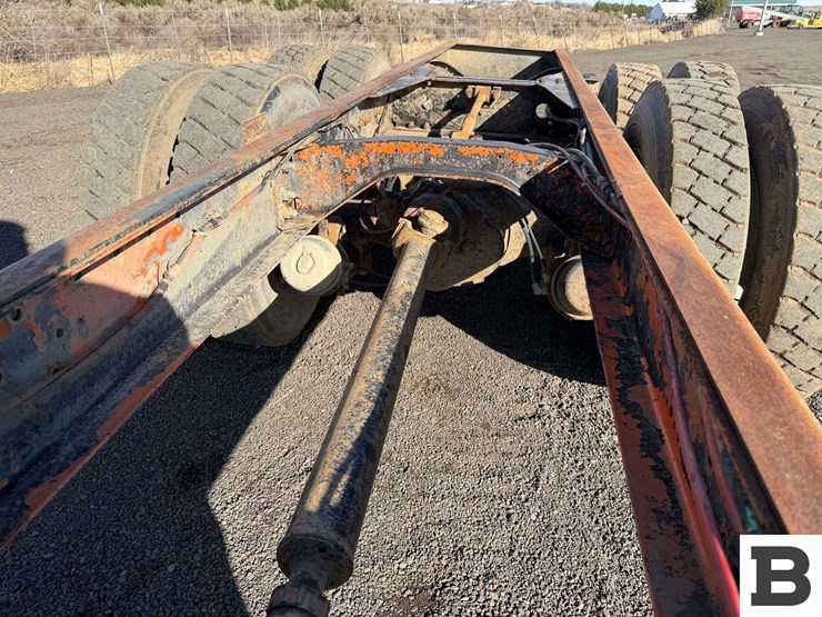 1985-ford-8000-image-18