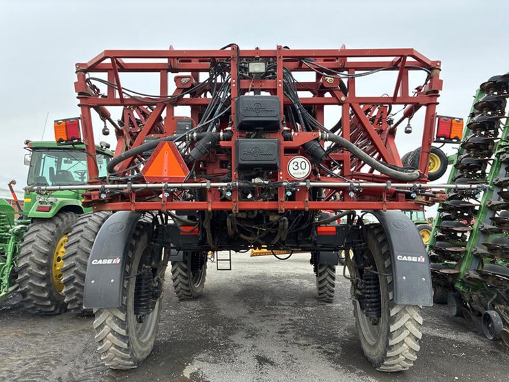 2015-case-ih-patriot-3340-image-18