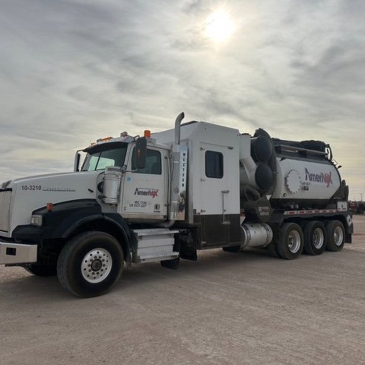 2018 WESTERN STAR 4900