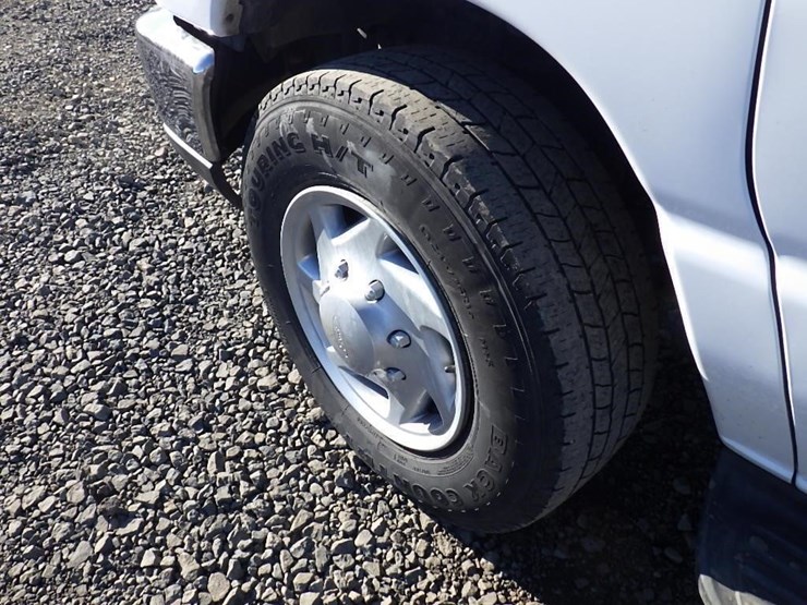 2011-ford-e350-image-15