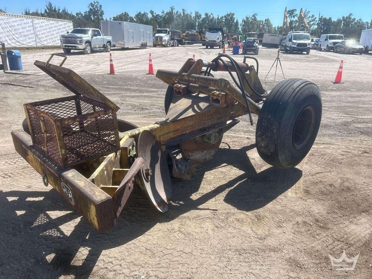 hydraulic-fire-plow-attachment-image-3