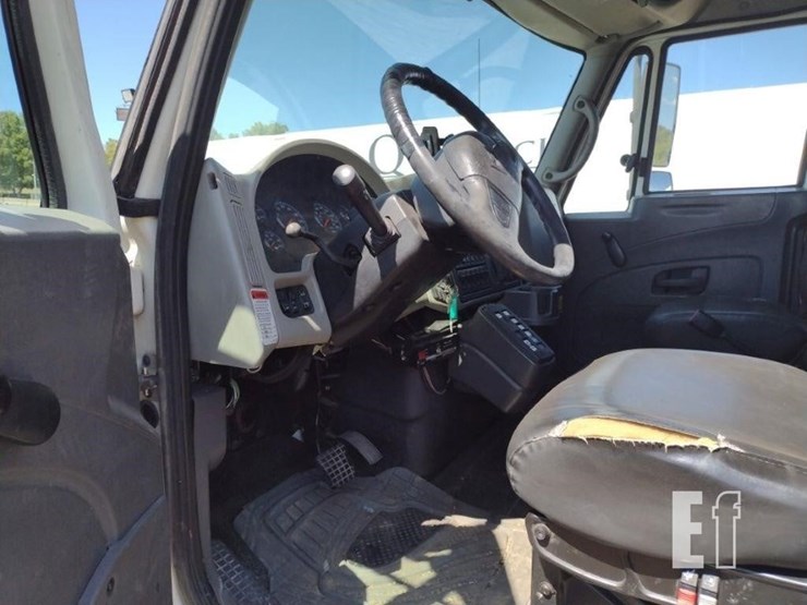 2008-international-durastar-4300-image-12