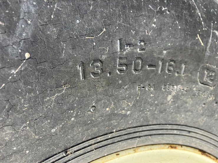 #5059-•-m&w-wagon-w/-hyd-conveyor-image-4