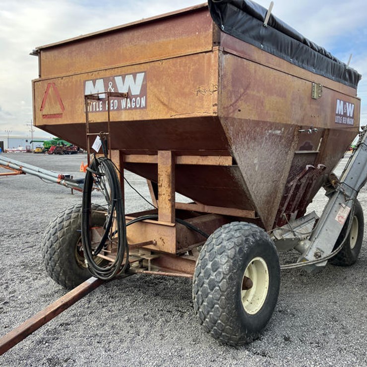 #5059 • M&W WAGON W/ HYD CONVEYOR