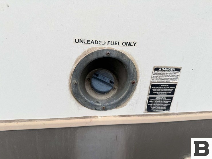 2006-raptor-3712ts-travel-trailer-image-24