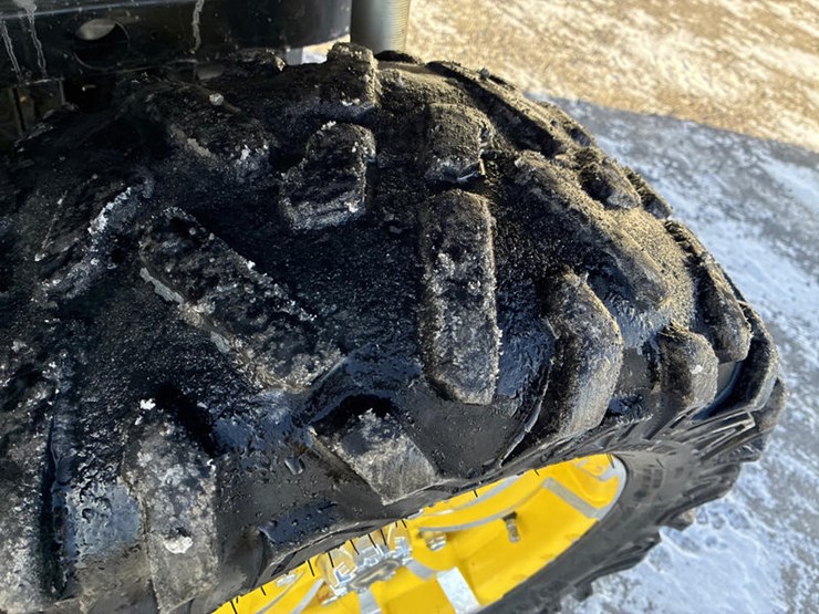 john-deere-gator-image-32