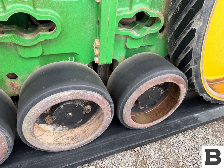 2014-john-deere-8310rt-image-25