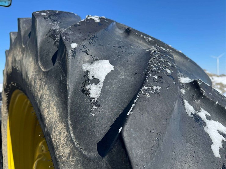 2012-john-deere-8310r-image-48