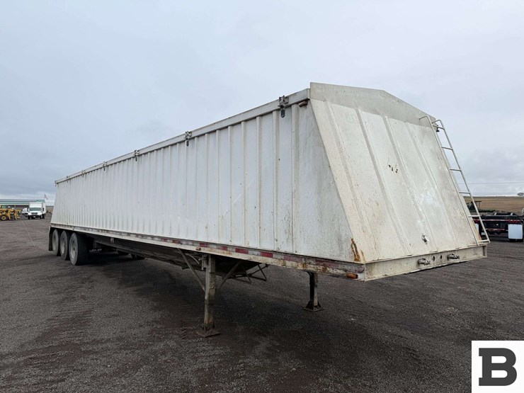 2000-neville-trailer-image-7