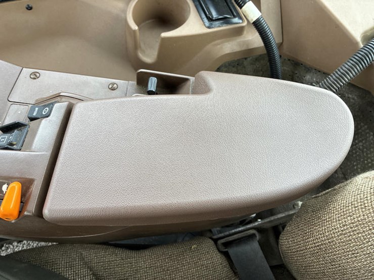 2001-john-deere-9300t-image-92