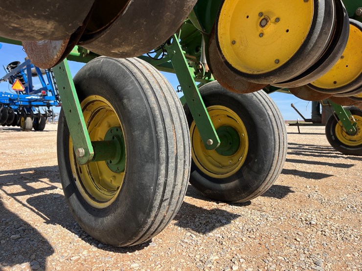 john-deere-7200-image-17