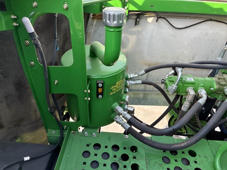 2009-john-deere-9570-sts-image-84