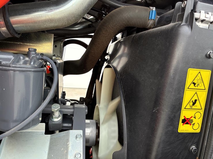 2024-kubota-m6-131-image-91