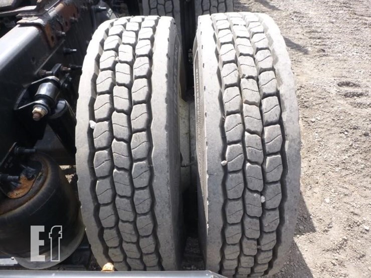 freightliner-coronado-122-image-28