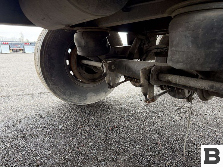 2000-neville-trailer-image-35